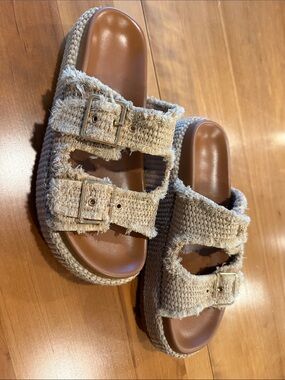 Boutique double-buckle platform sandals in a natural woven crochet style